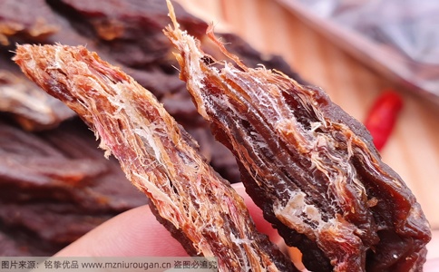 夏日出游带什么零食？90%人踩坑，老驴友背包必有它！